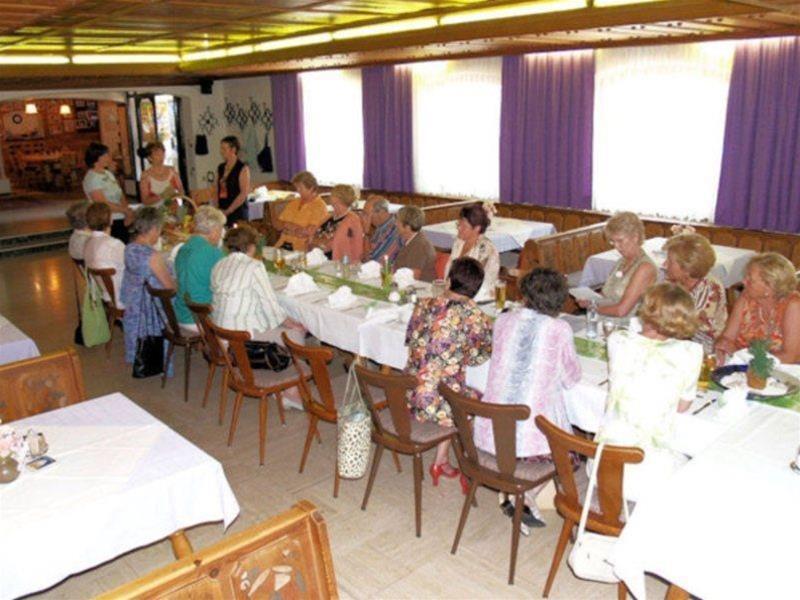 Sporthotel Iris كرامساش المظهر الخارجي الصورة